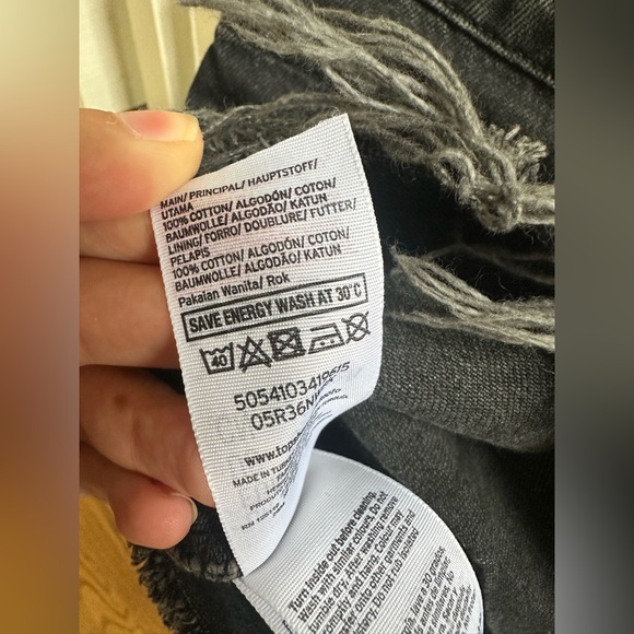 Top Shop Moto black denim mini skirt, size 6 - Picture 9 of 9